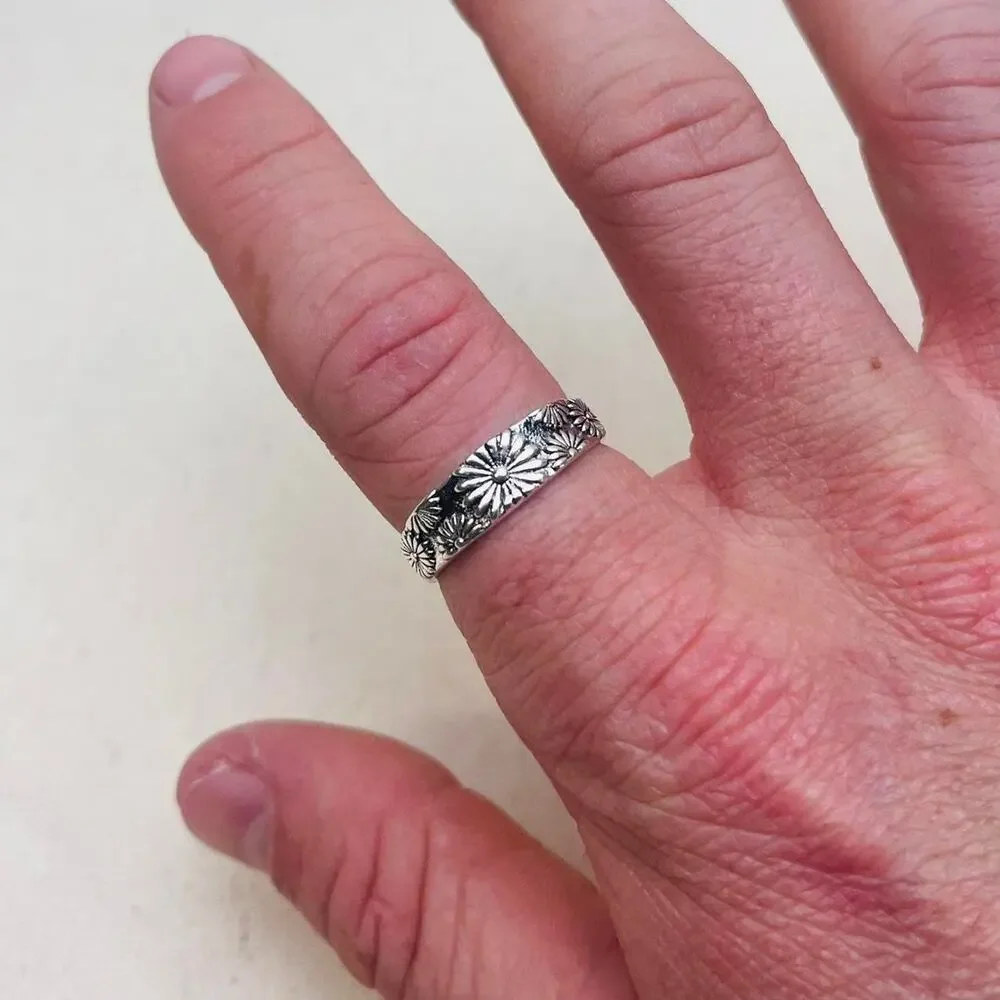 Y2k grunge silver engraved flower